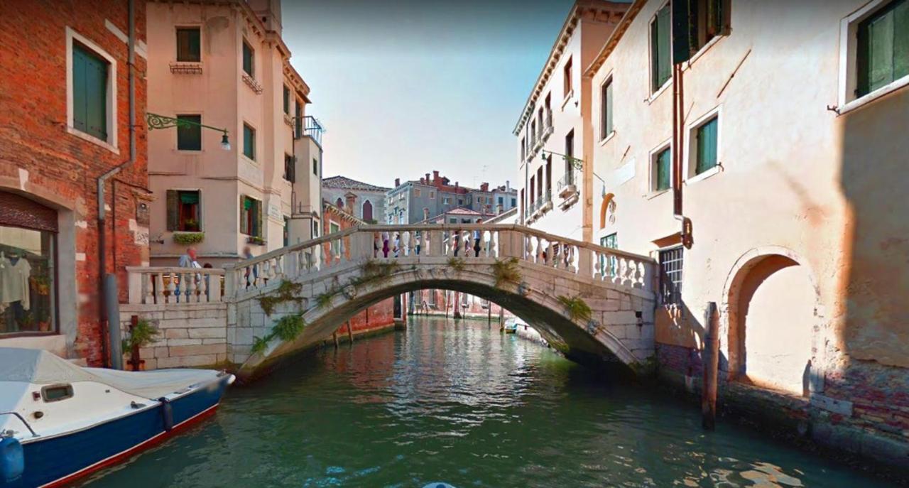 Ca' Dei Nomboli Canal View Venice Luaran gambar
